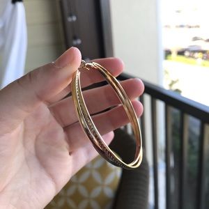 FREE WHEN BUNDLED! Gold hoop earrings